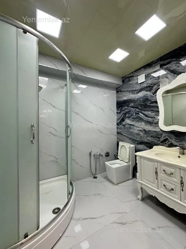 Satılır 3 otaqlı yeni tikili 130 m²