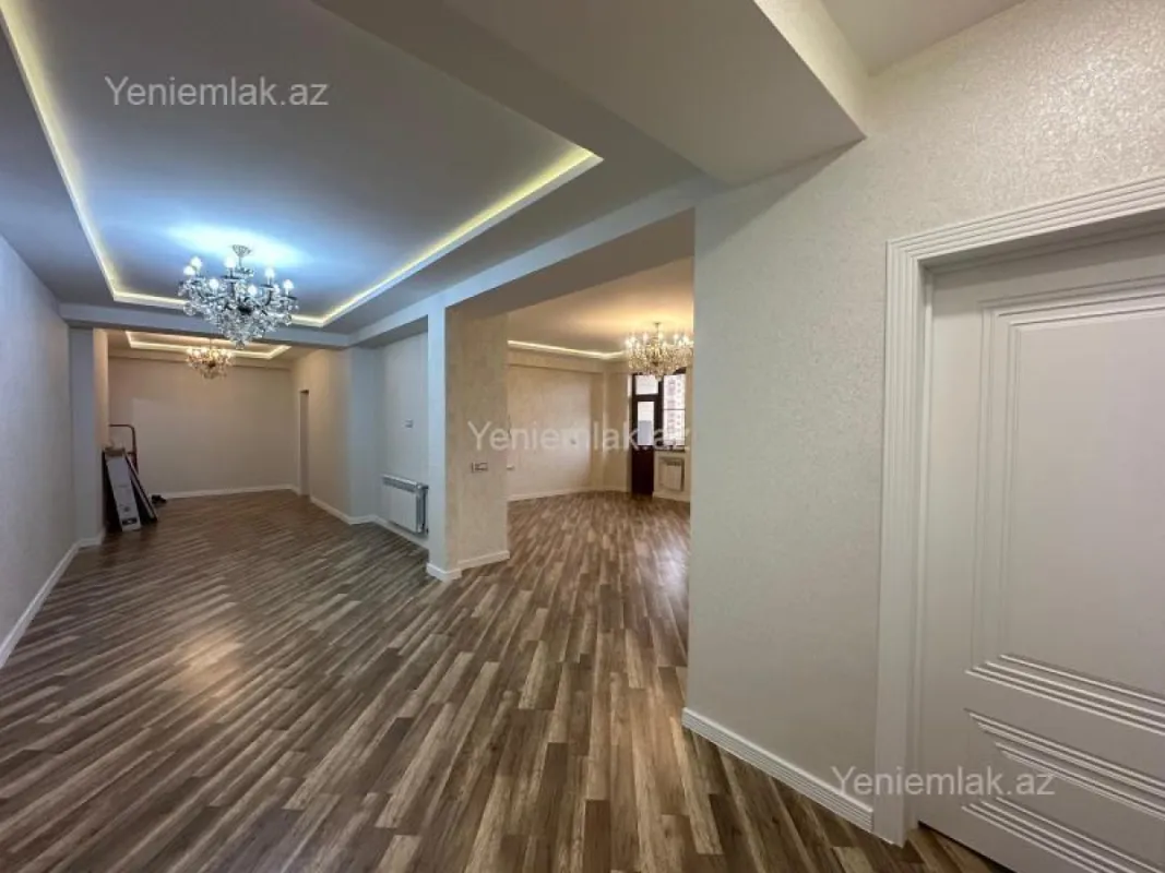 Satılır 3 otaqlı yeni tikili 130 m²