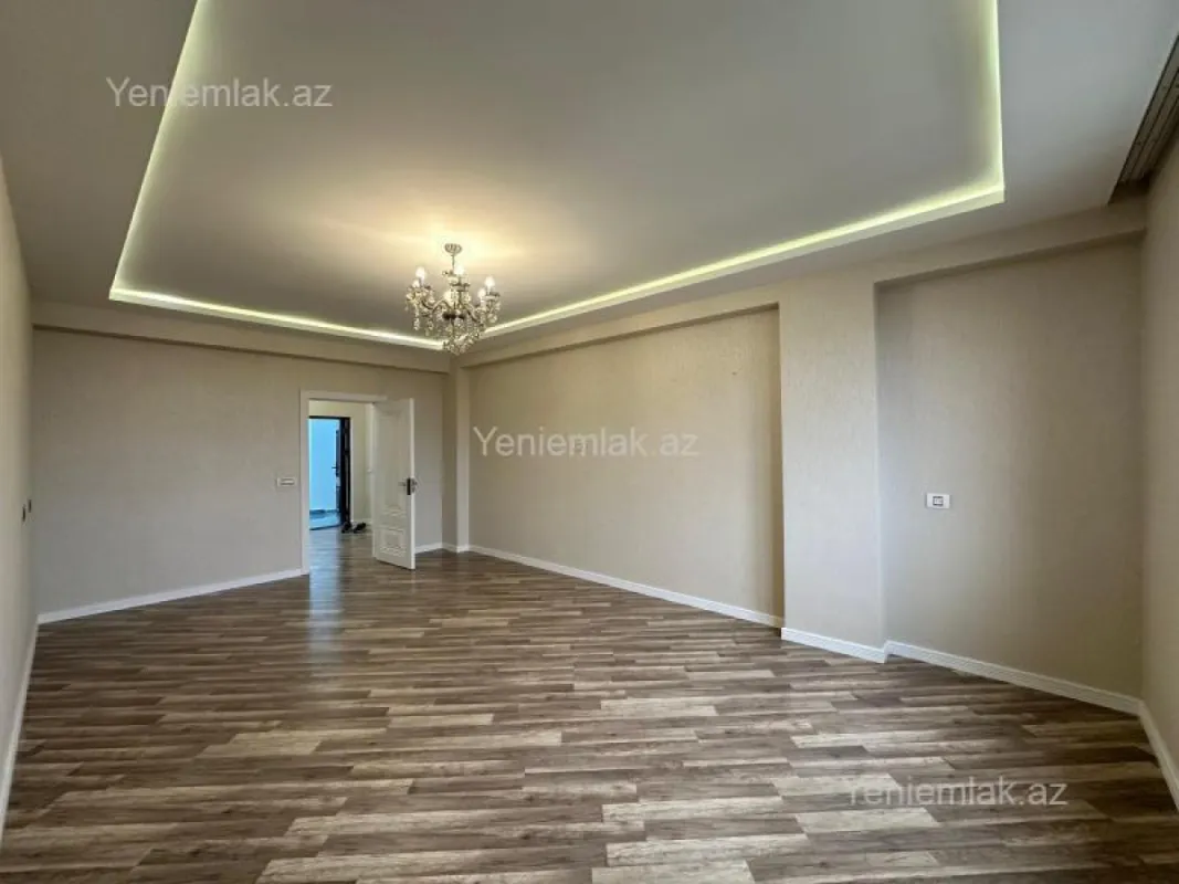 Satılır 3 otaqlı yeni tikili 130 m²