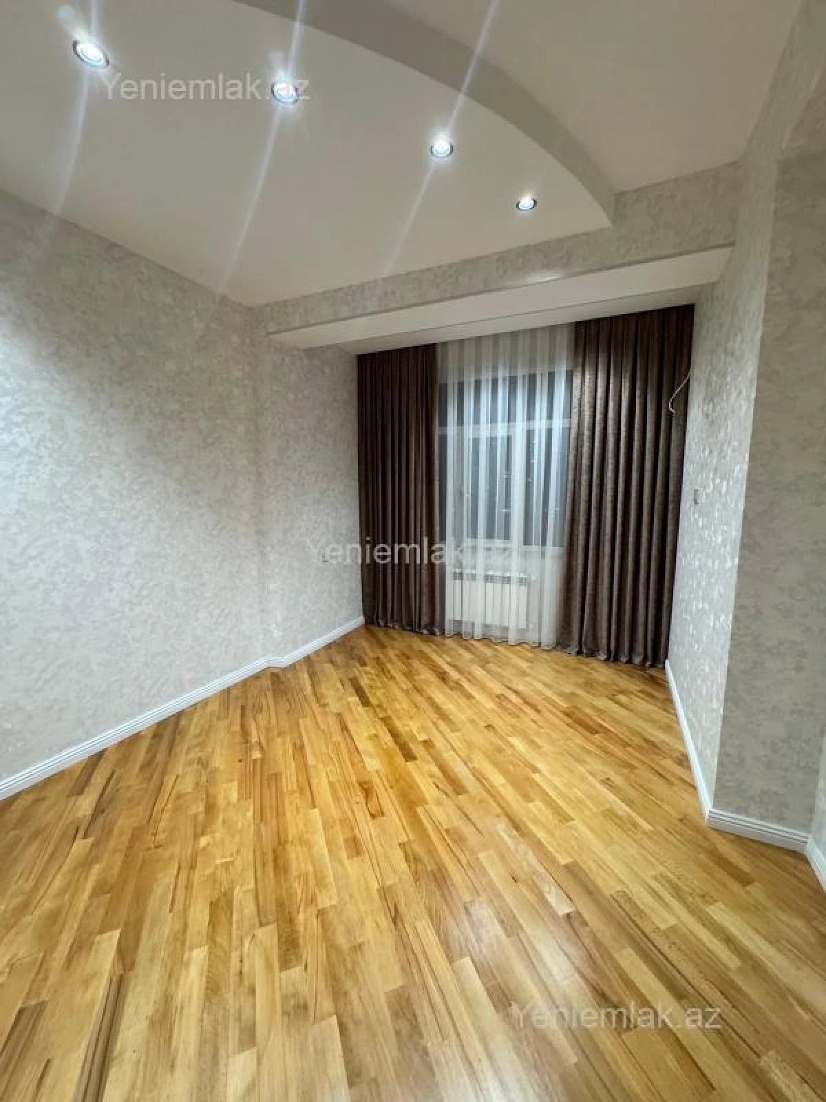 Satılır 4 otaqlı yeni tikili 155 m²