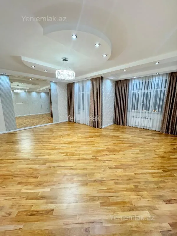 Satılır 4 otaqlı yeni tikili 155 m²
