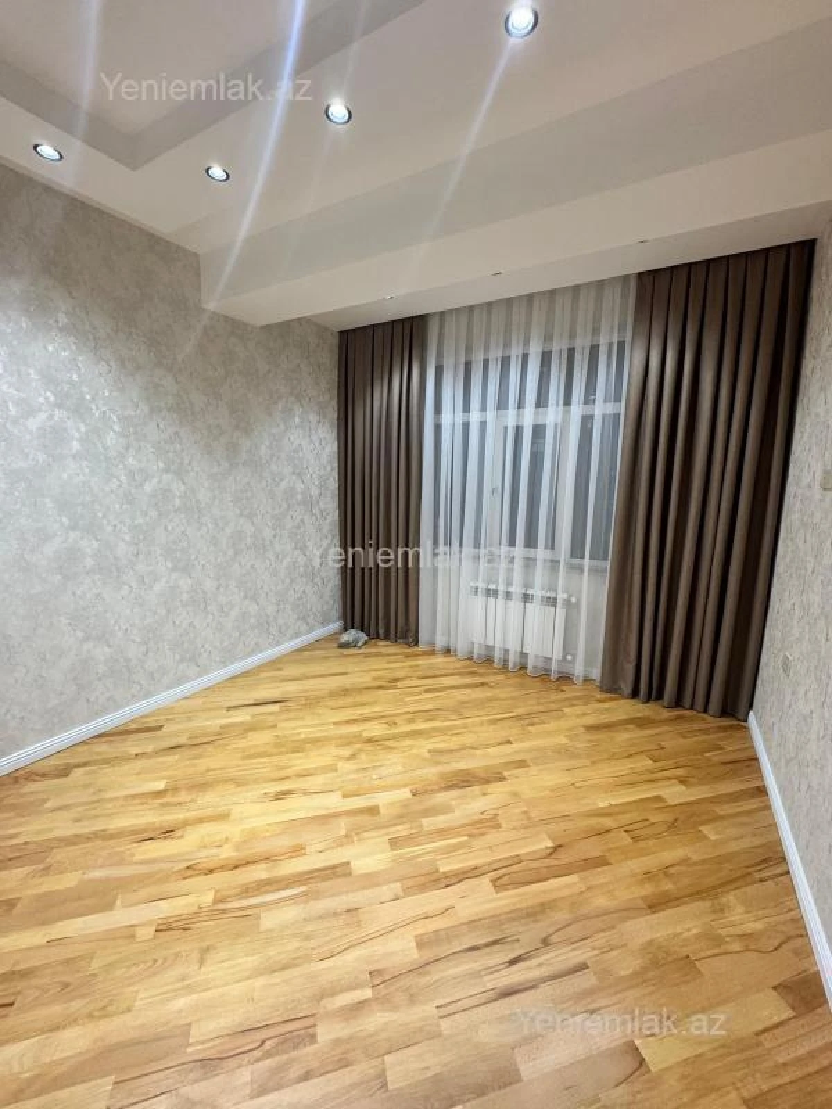 Satılır 4 otaqlı yeni tikili 155 m²