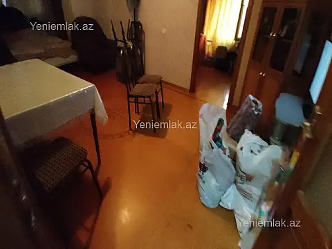 Satılır 2 otaqlı köhnə tikili 55 m²