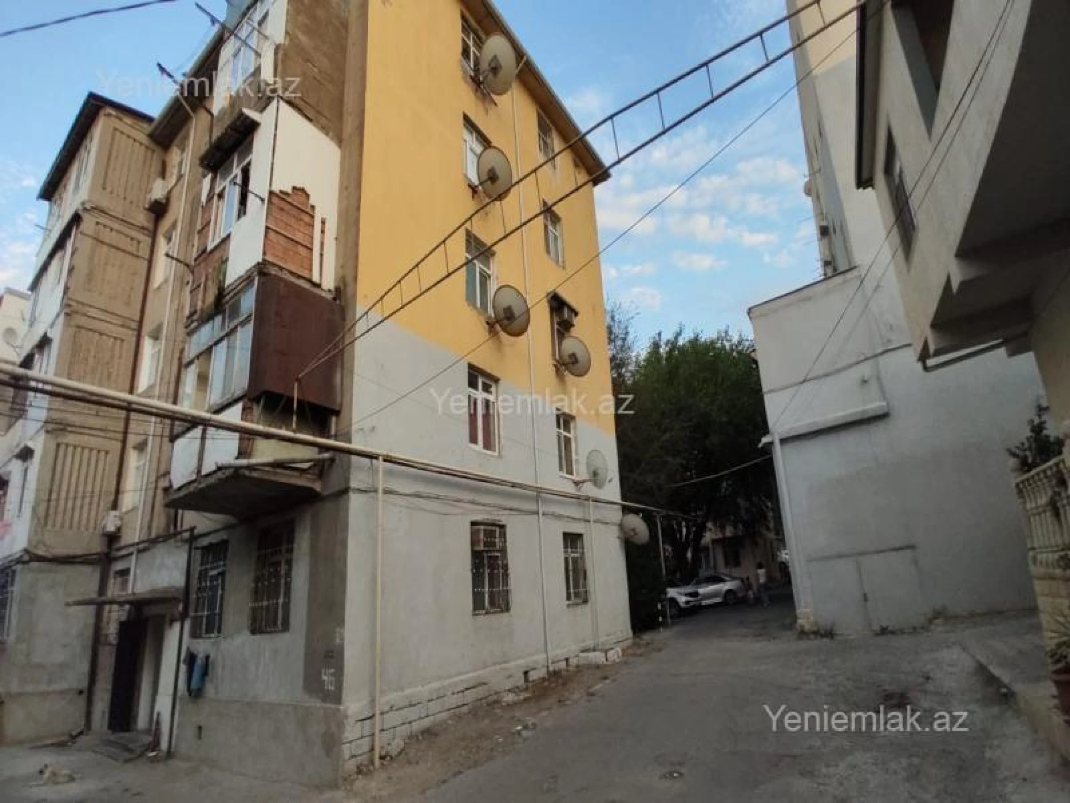 Satılır 2 otaqlı köhnə tikili 55 m²