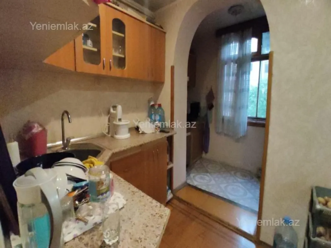 Satılır 2 otaqlı köhnə tikili 55 m²