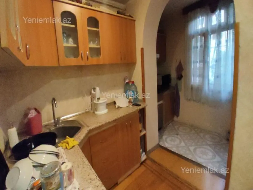 Satılır 2 otaqlı köhnə tikili 55 m²