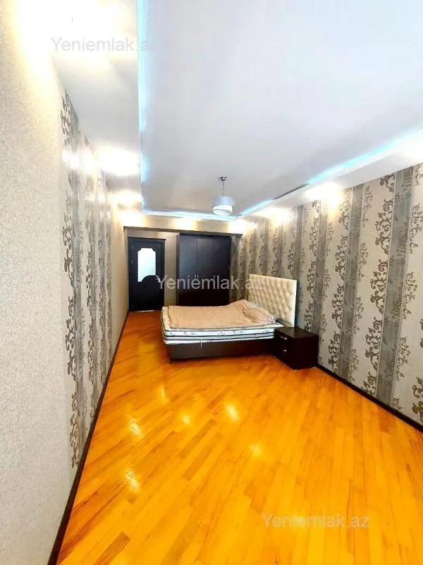 Satılır 3 otaqlı yeni tikili 155 m²