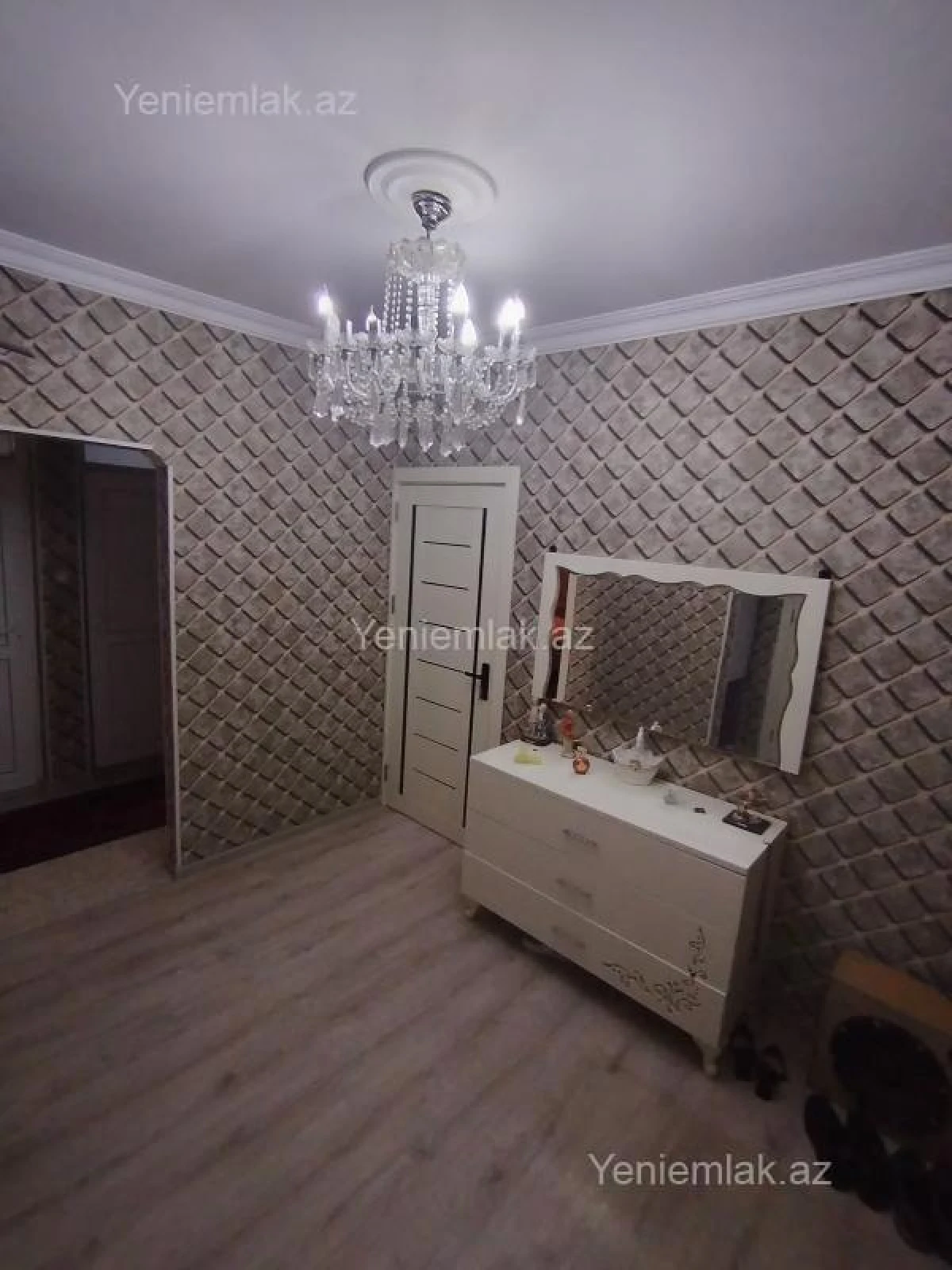 Satılır 4 otaqlı köhnə tikili 96 m²