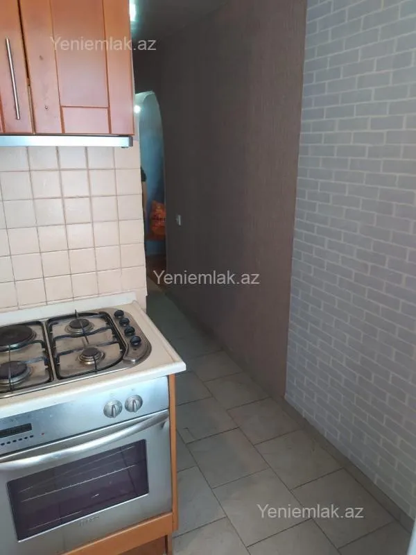 Satılır 1 otaqlı köhnə tikili 40 m²