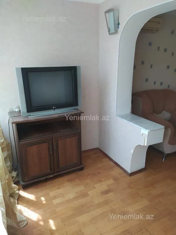 Satılır 1 otaqlı köhnə tikili 40 m²