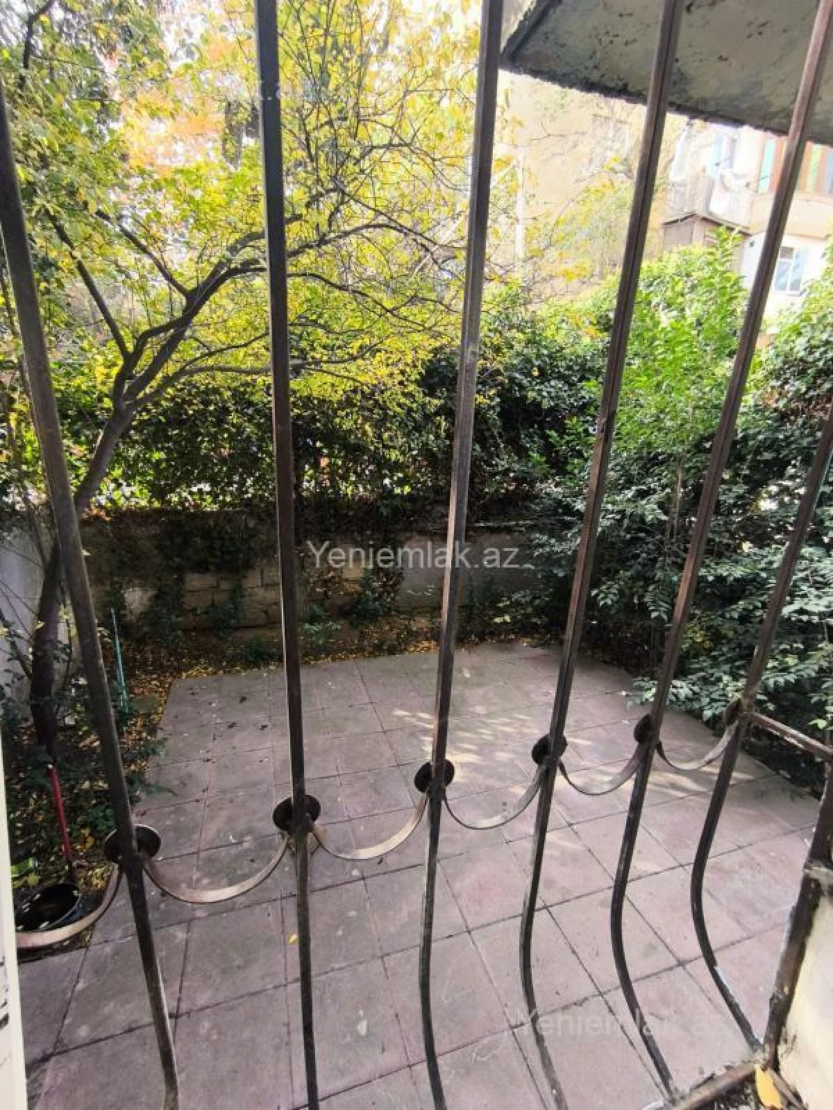 Satılır 1 otaqlı köhnə tikili 60 m²