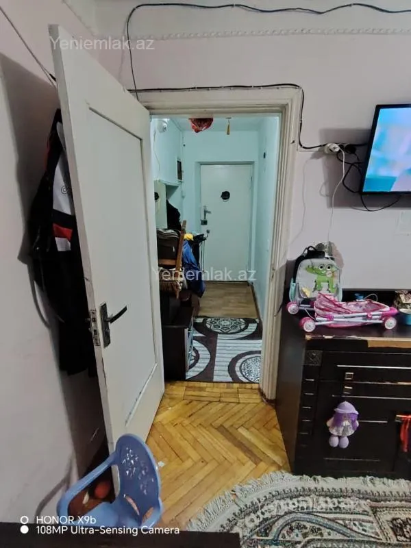 Satılır 1 otaqlı köhnə tikili 30 m²