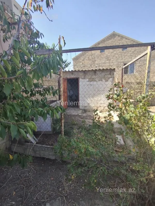 Satılır 4 otaqlı həyət evi 120 m²