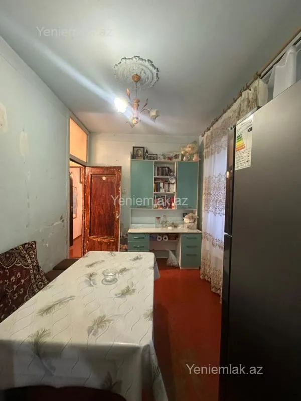 Satılır 2 otaqlı köhnə tikili 68 m²