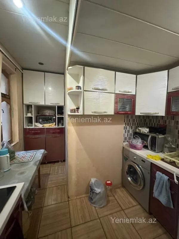 Satılır 2 otaqlı köhnə tikili 68 m²