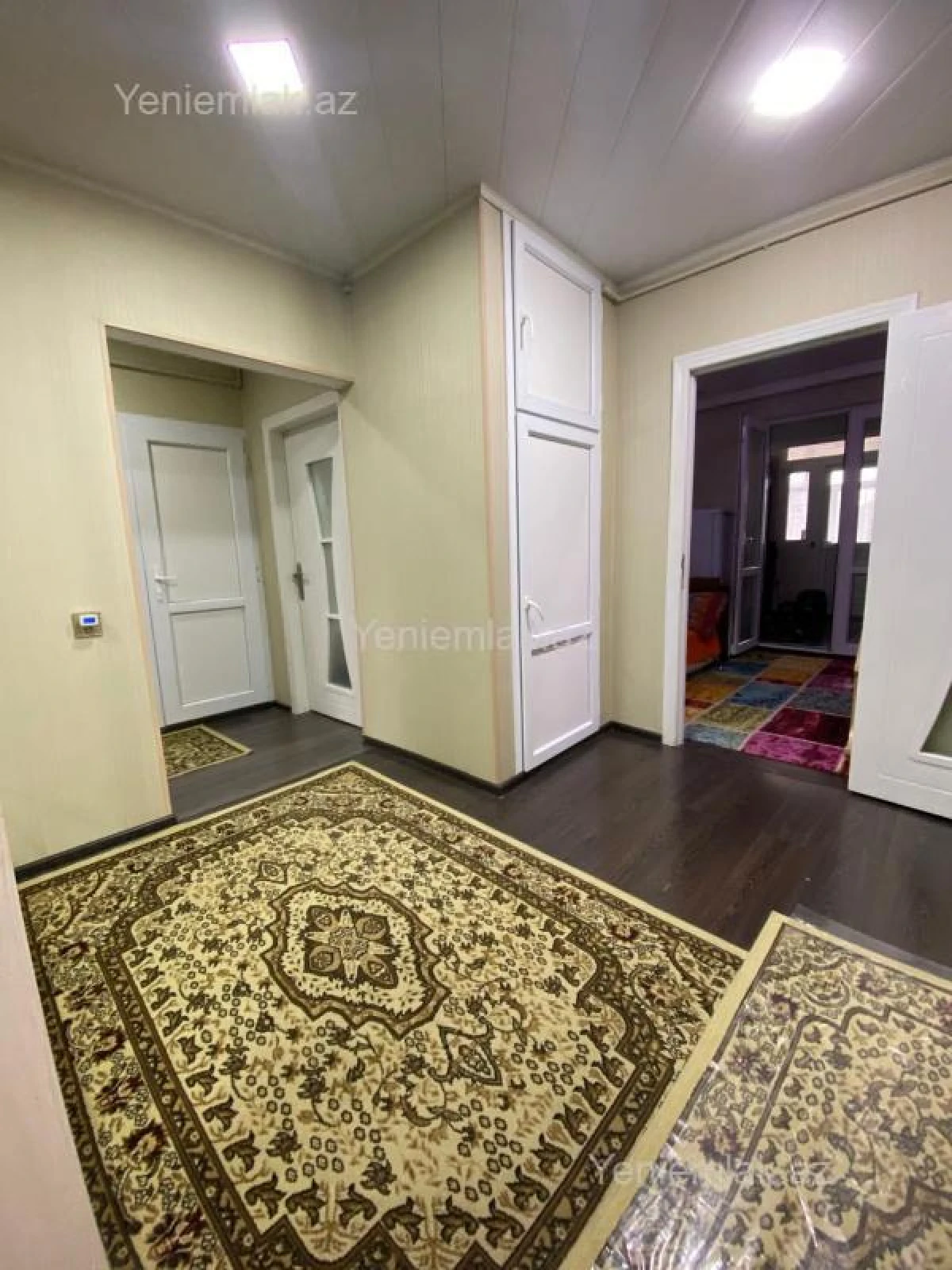 Satılır 4 otaqlı köhnə tikili 110 m²