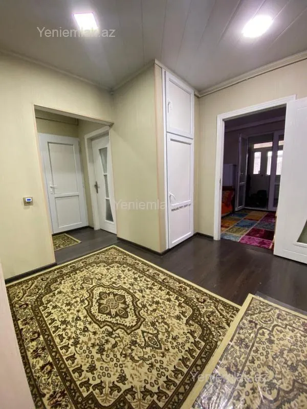 Satılır 4 otaqlı köhnə tikili 110 m²