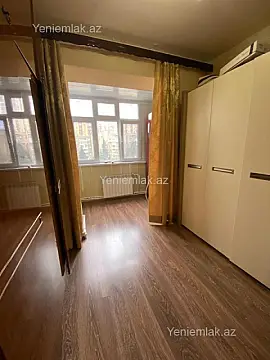 Satılır 4 otaqlı köhnə tikili 110 m²