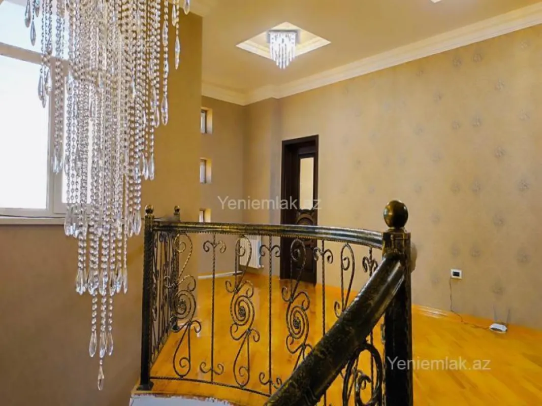 Satılır 6 otaqlı həyət evi 510 m²