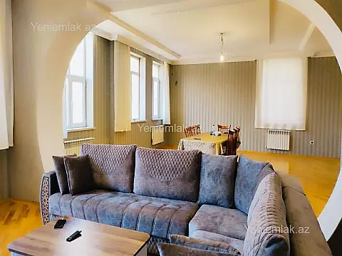 Satılır 6 otaqlı həyət evi 510 m²