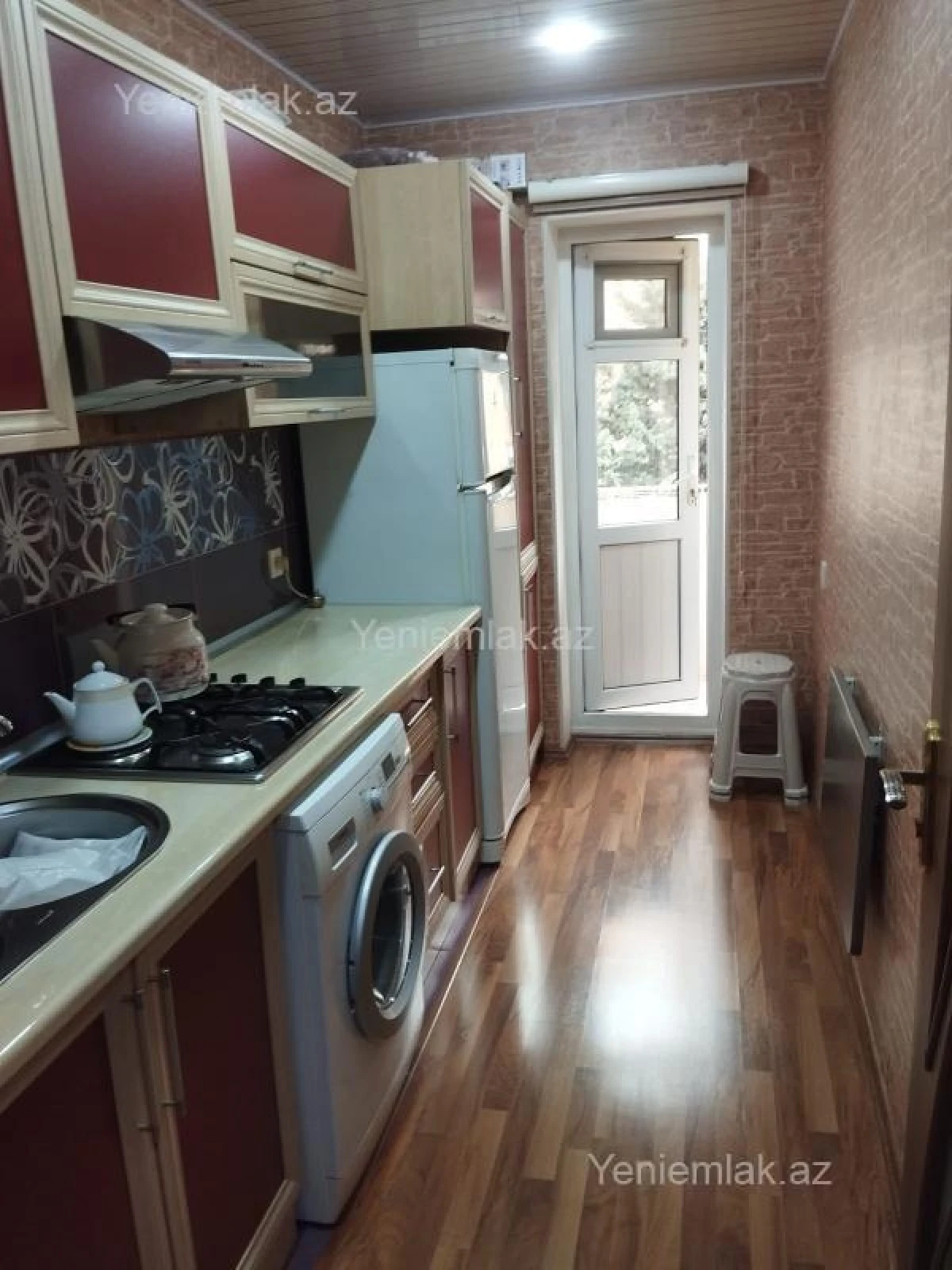 Satılır 1 otaqlı köhnə tikili 27 m²