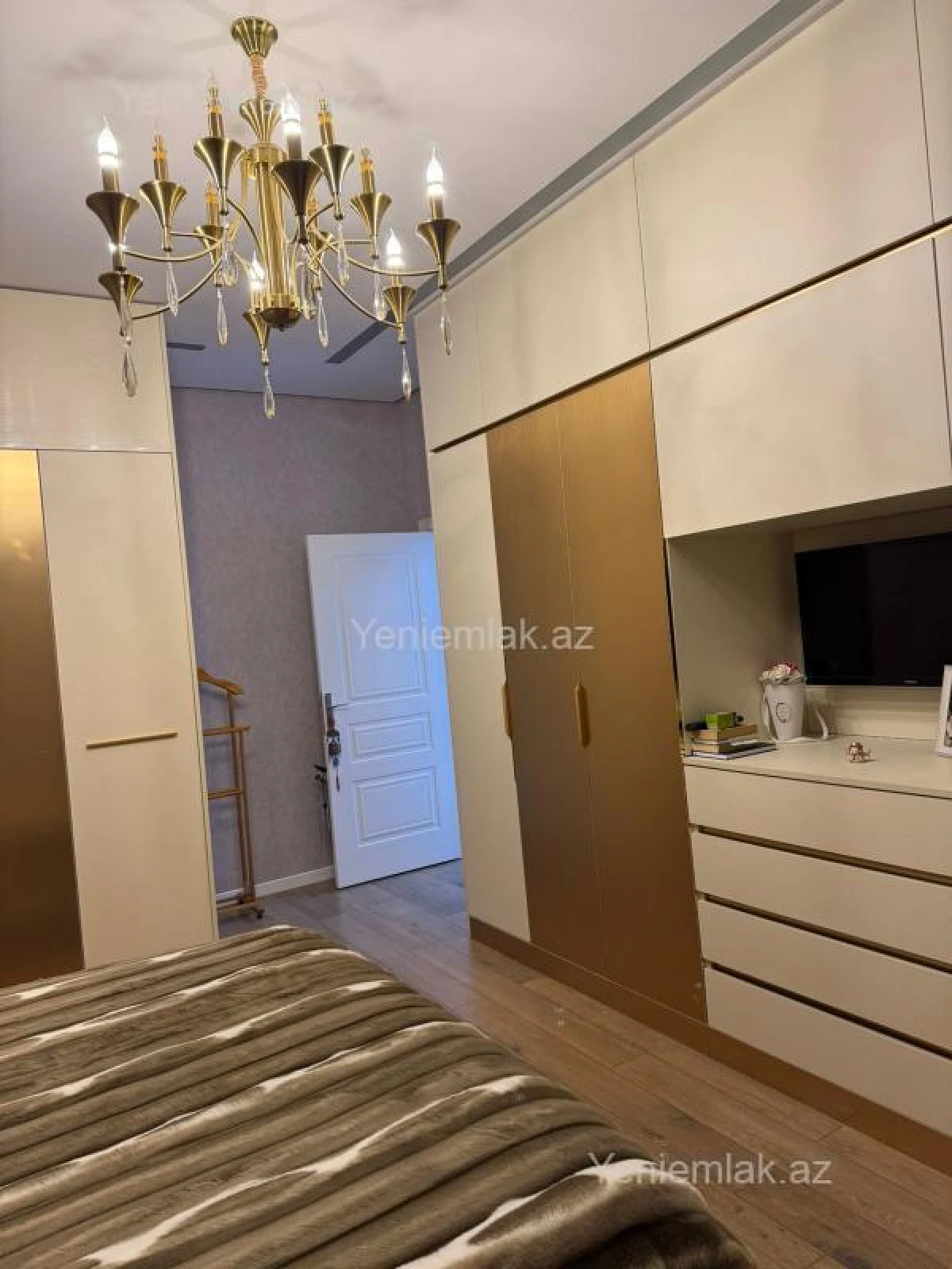 Satılır 3 otaqlı yeni tikili 105 m²