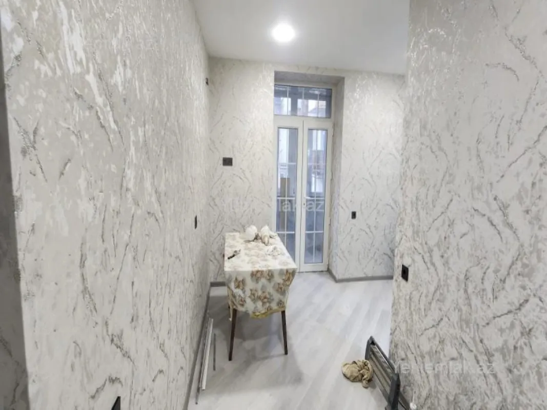 Satılır 1 otaqlı köhnə tikili 30 m²