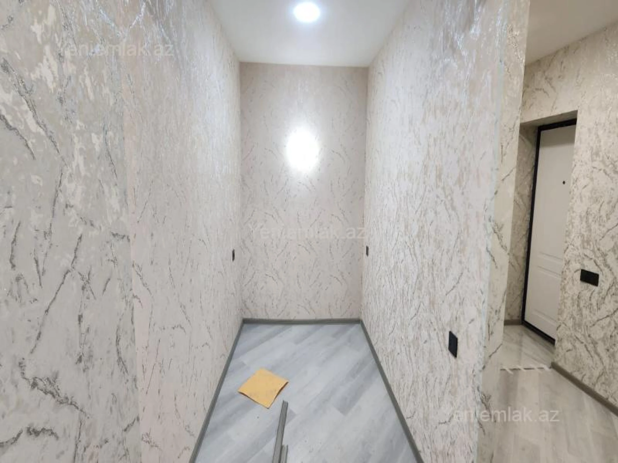 Satılır 1 otaqlı köhnə tikili 30 m²