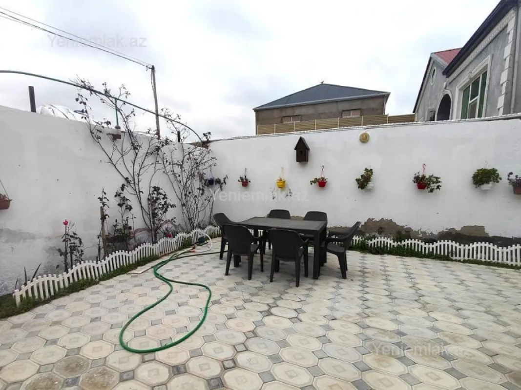 Satılır 4 otaqlı həyət evi 136 m²