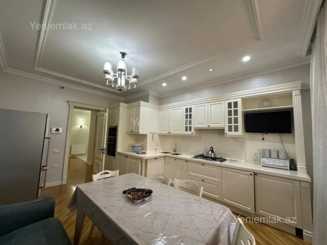 Satılır 4 otaqlı yeni tikili 176 m²