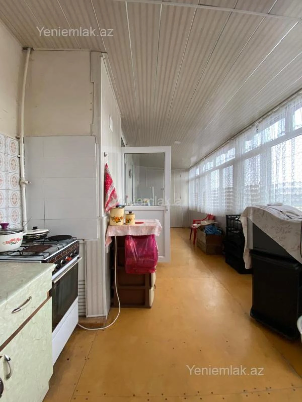 Satılır 4 otaqlı köhnə tikili 110 m²