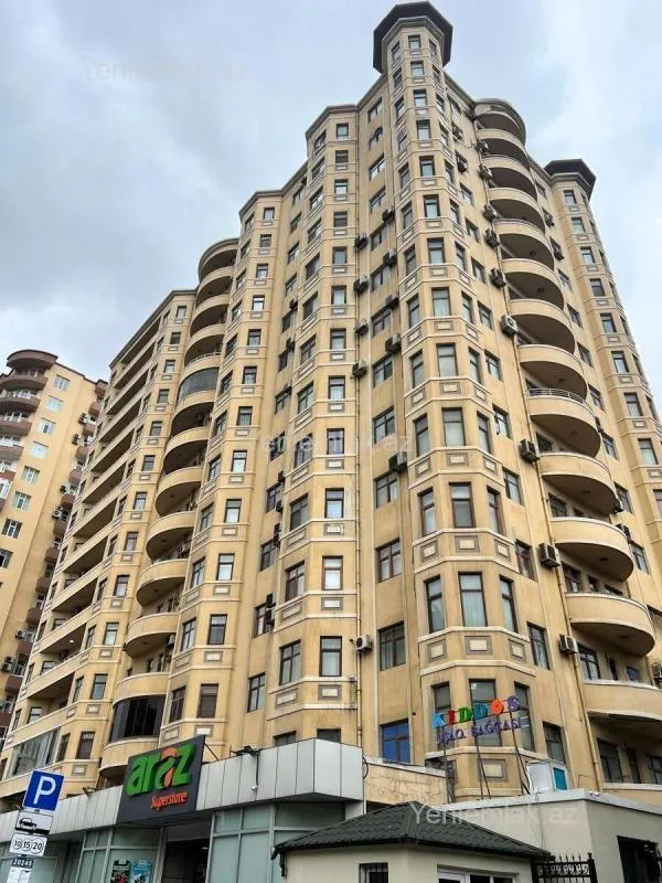 Satılır 3 otaqlı yeni tikili 151 m²