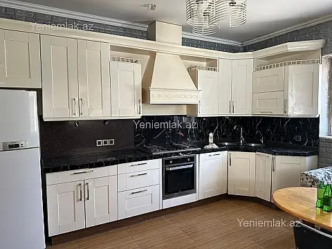 Satılır 14 otaqlı həyət evi 400 m²