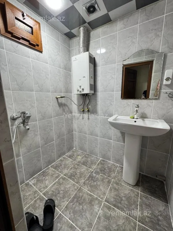 Satılır 2 otaqlı köhnə tikili 55 m²