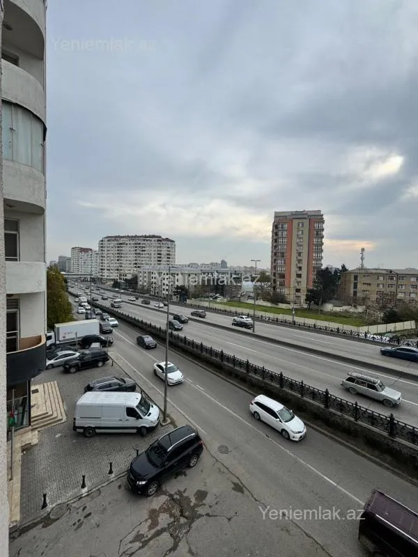 Satılır 2 otaqlı köhnə tikili 55 m²