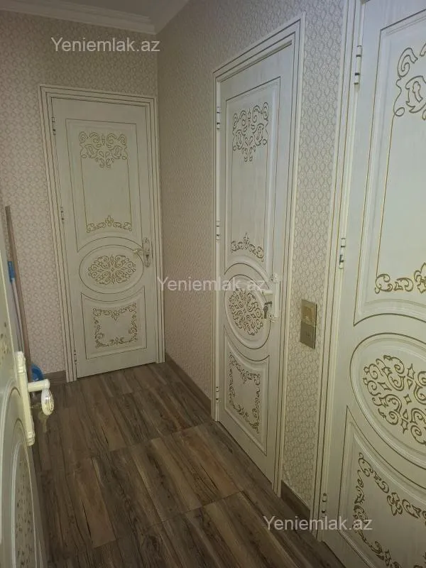 Satılır 4 otaqlı köhnə tikili 100 m²