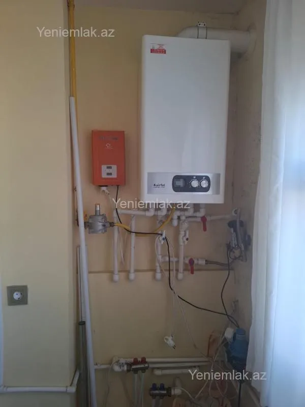 Satılır 4 otaqlı köhnə tikili 100 m²