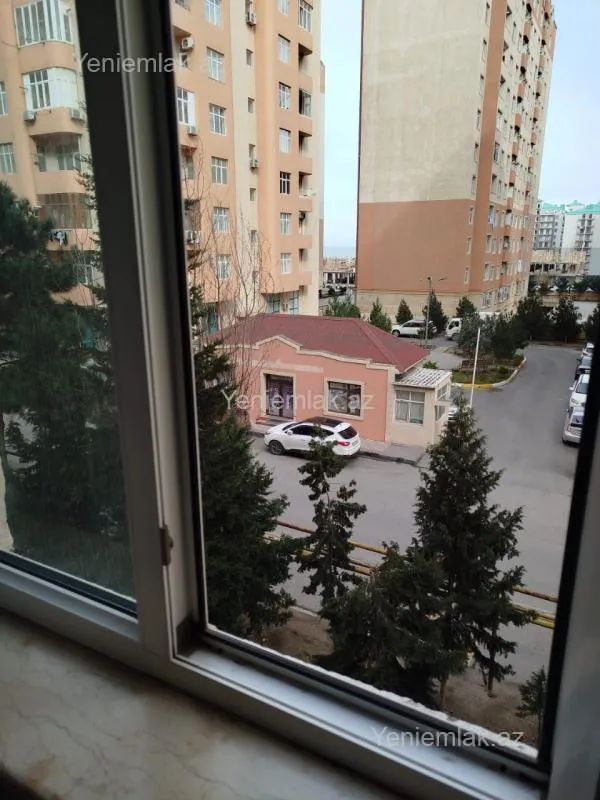 Satılır 4 otaqlı köhnə tikili 95 m²