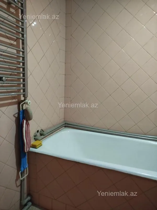 Satılır 4 otaqlı köhnə tikili 95 m²