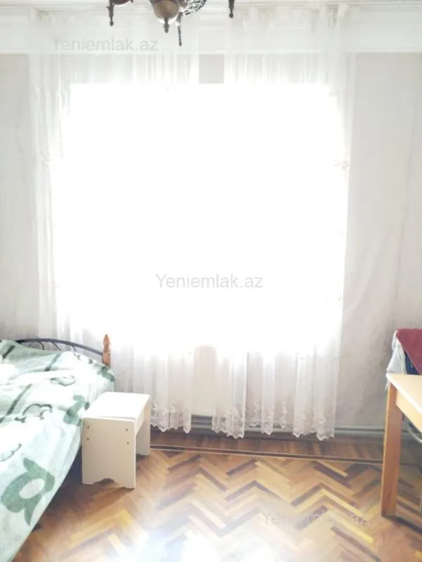 Satılır 4 otaqlı köhnə tikili 95 m²