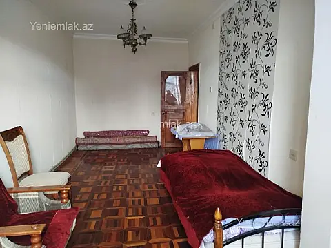 Satılır 4 otaqlı köhnə tikili 95 m²