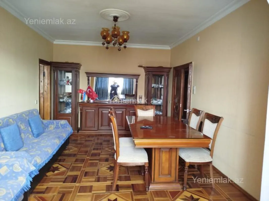 Satılır 4 otaqlı köhnə tikili 95 m²