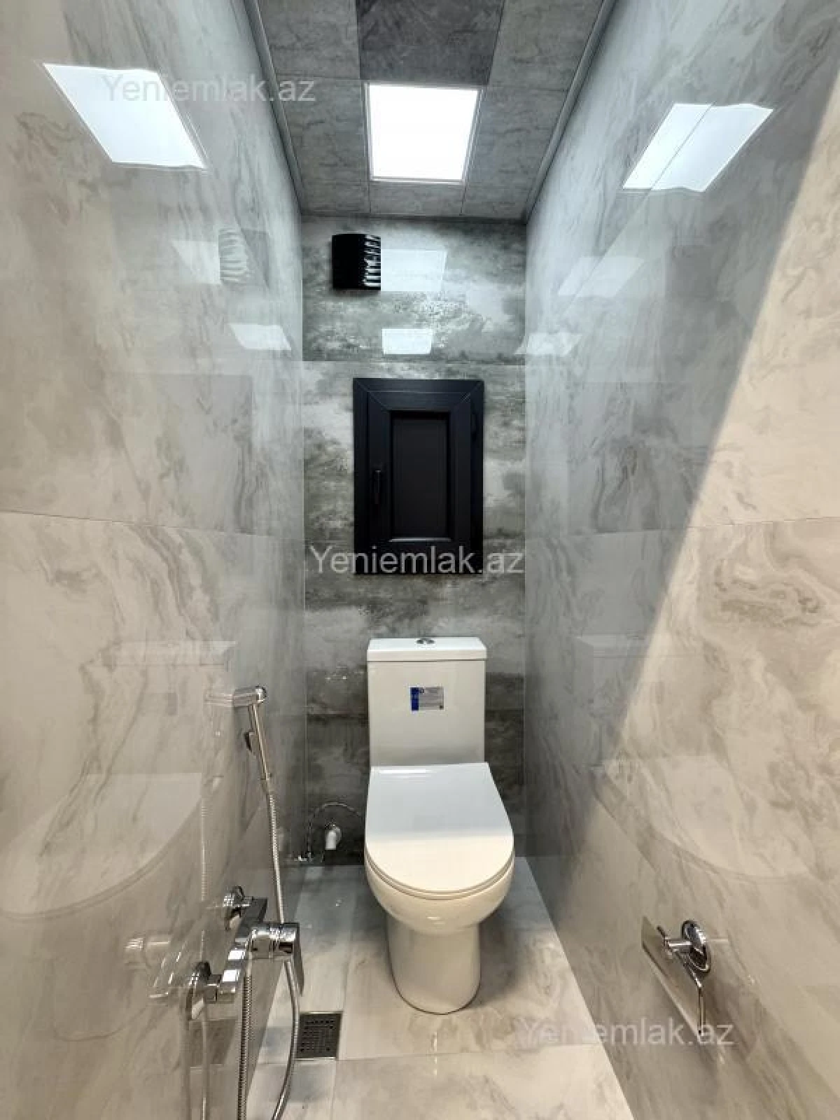 Satılır 2 otaqlı köhnə tikili 70 m²