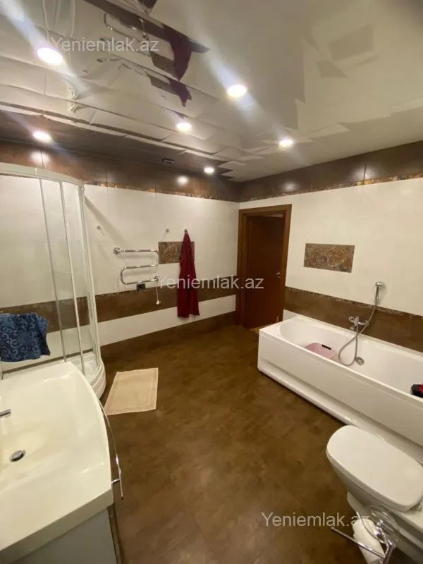 Satılır 3 otaqlı köhnə tikili 100 m²