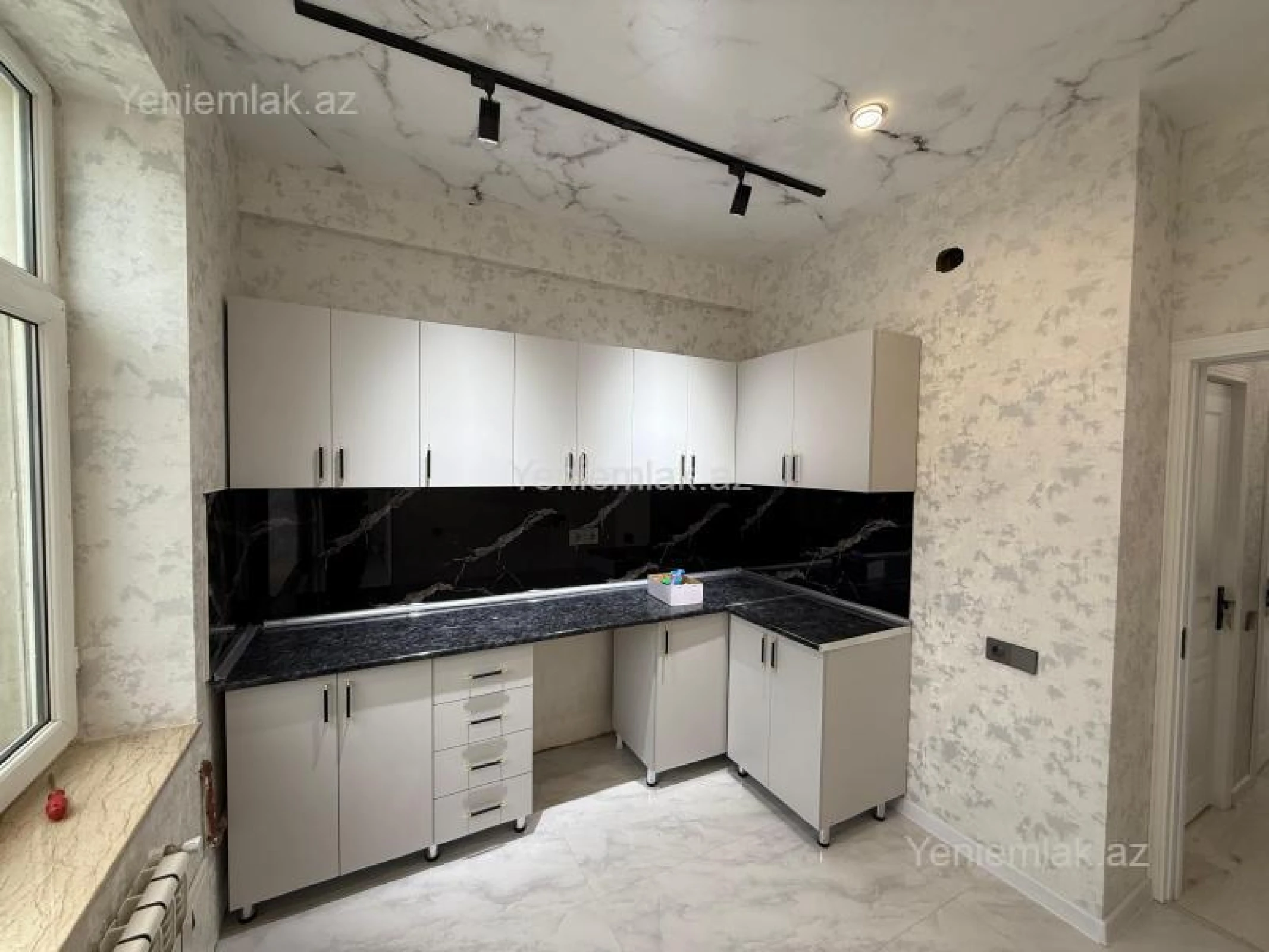 Satılır 3 otaqlı yeni tikili 90 m²