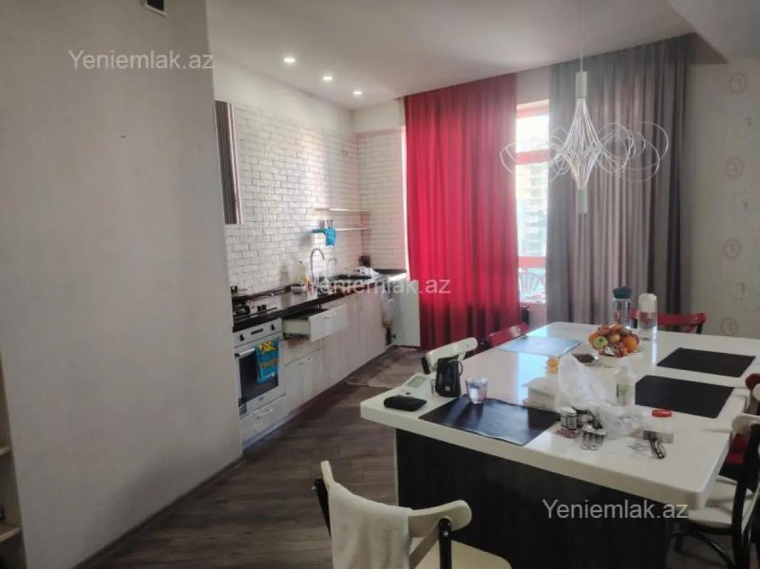 Satılır 3 otaqlı yeni tikili 155 m²