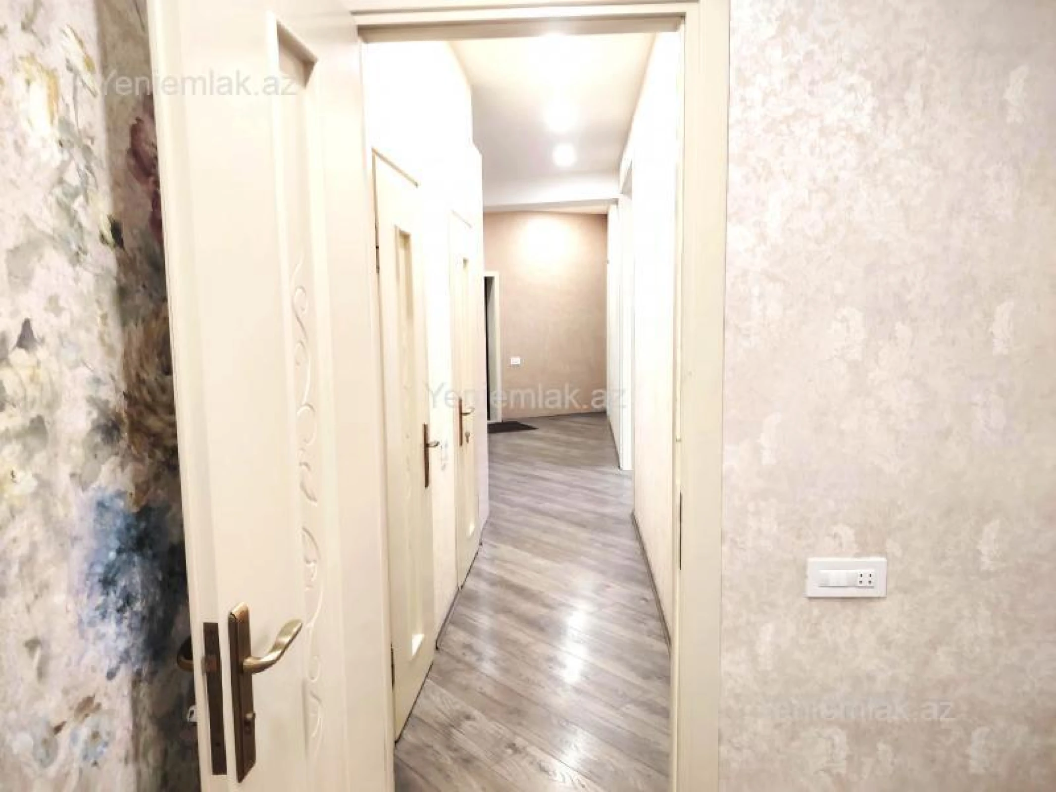 Satılır 3 otaqlı yeni tikili 155 m²