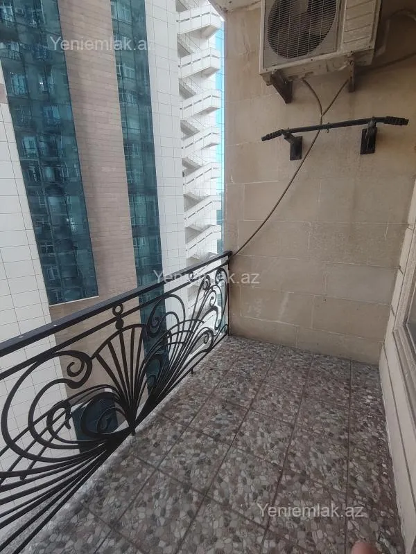 Satılır 3 otaqlı yeni tikili 155 m²