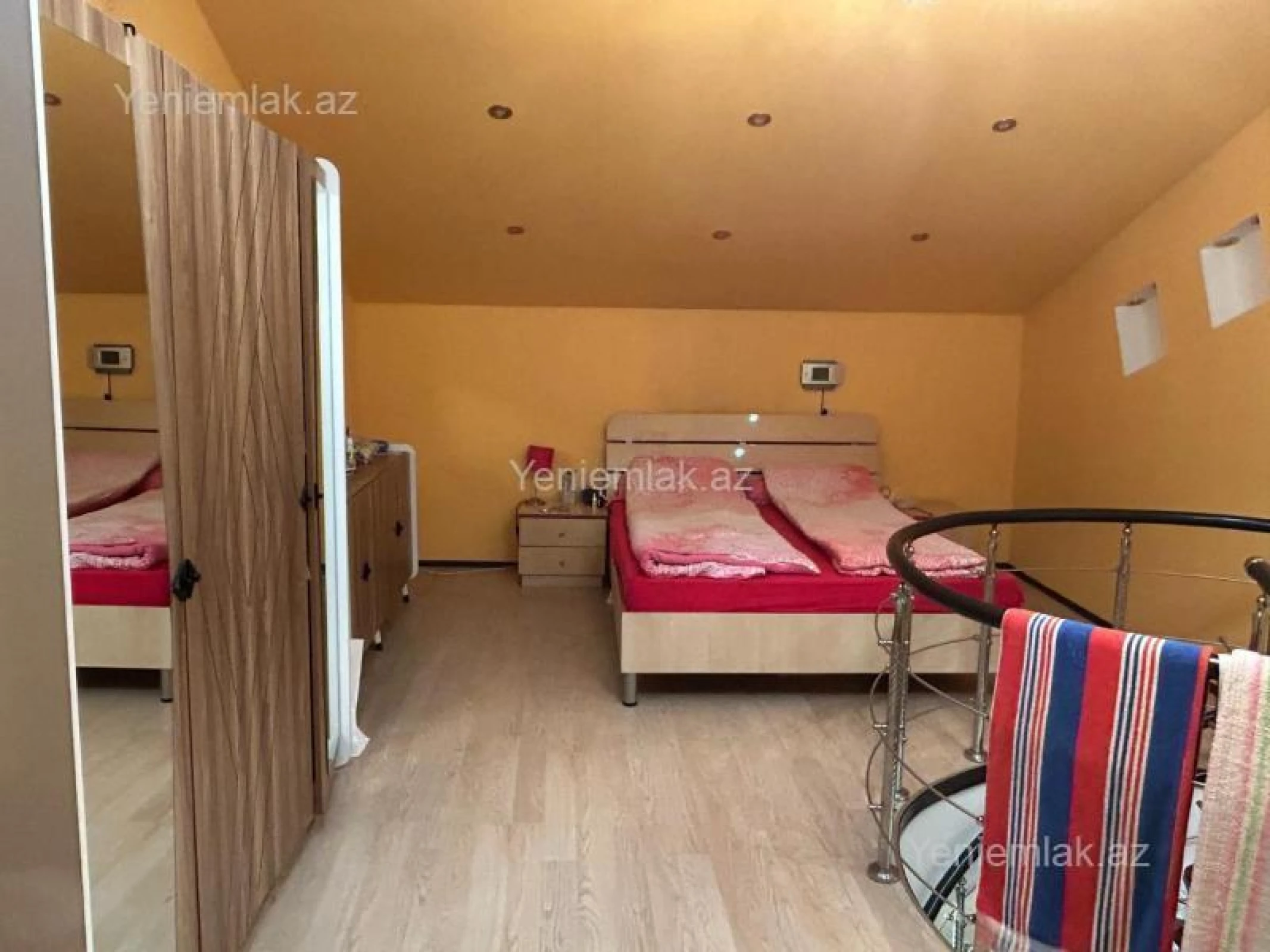 Satılır 2 otaqlı köhnə tikili 45 m²