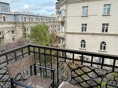 Satılır 2 otaqlı köhnə tikili 45 m² — Bakı, Nəsimi 2 otaq 45.00 m²